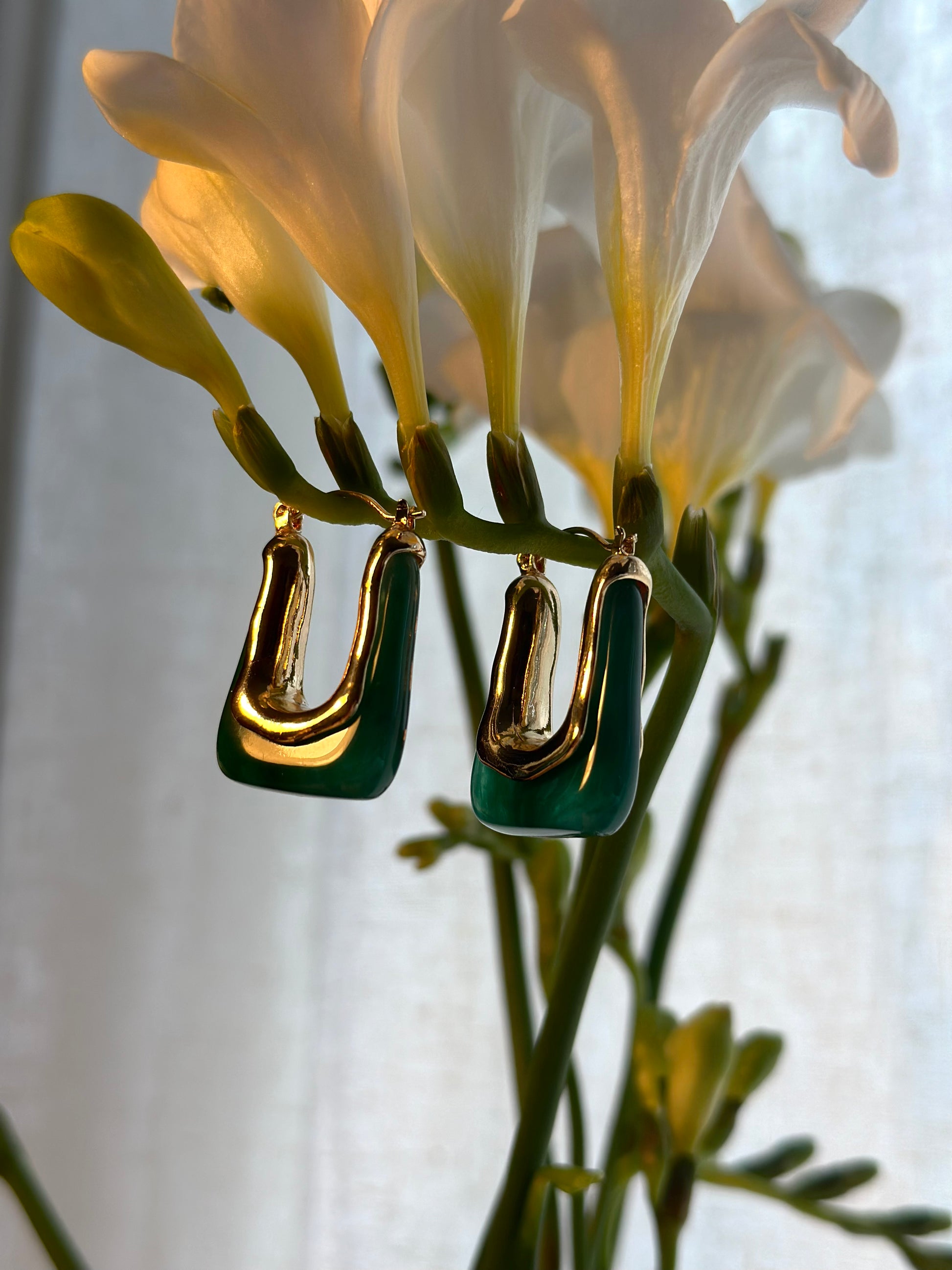 Natural Jade Green and Gold U-Shaped Luxury Dangle Earrings